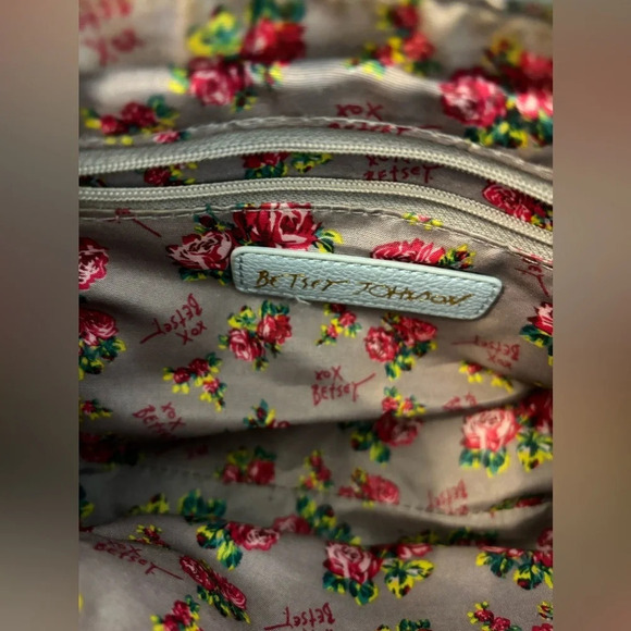 Betsey 💋 Johnson Women's XO Anaya Crossbody with Scarf and Chain Strap  Handbag - Picture 2 of 10